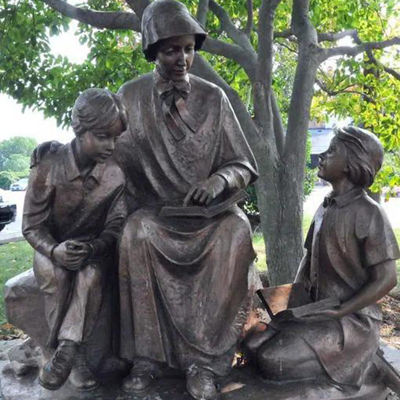 Bronze Saint Elizabeth Ann Seton With Children Statue for Sale - Bronze Religious Sculpture - 2