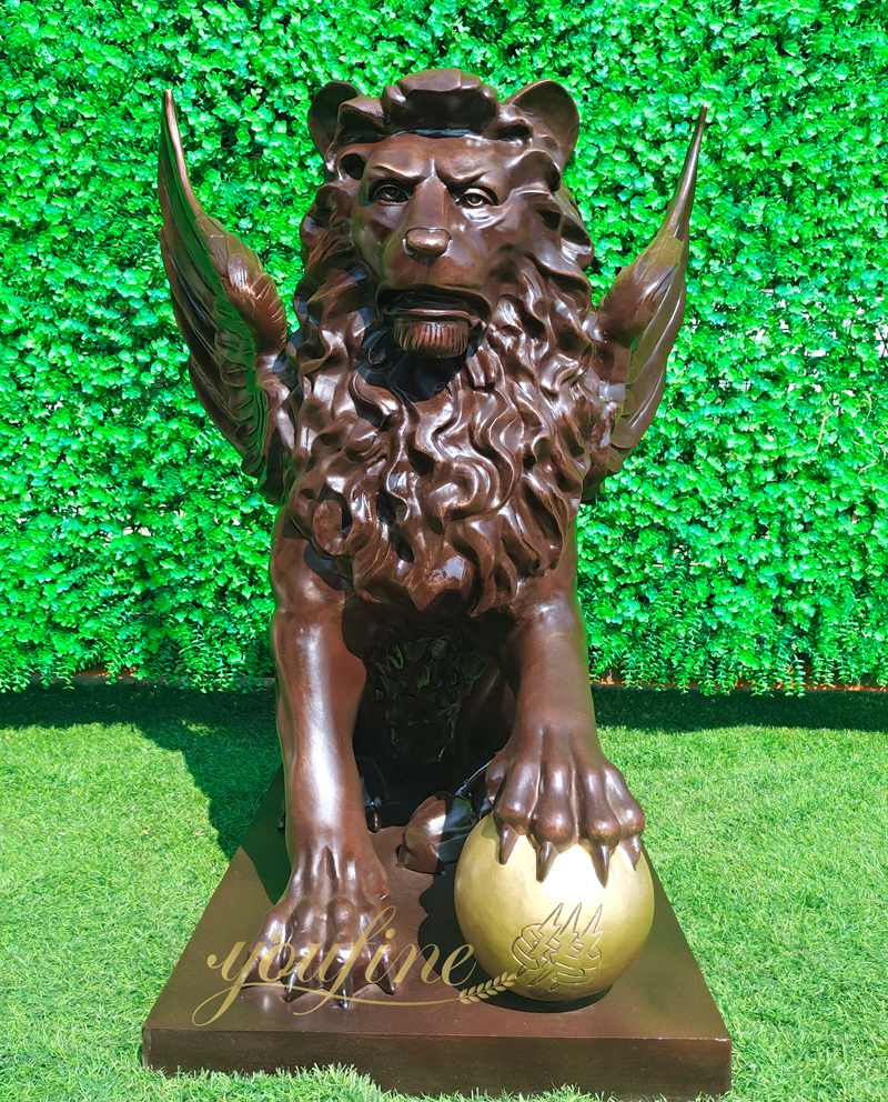 Top 10 Bronze Lion Statues for Home Entrance - Blog - 9